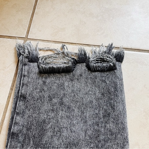 NWT Free People Bottlerocket Grey Maggie Mid Rise Distressed Straight Leg Jeans - Picture 10 of 11